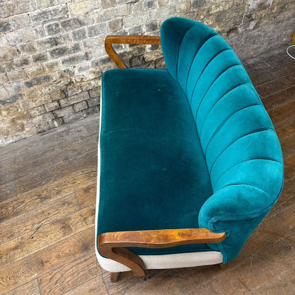 Girona Luxury Modern Minimalist Sofa with Sculptural Curved Backrest Customisable Designer Couch for Boutique Interiors