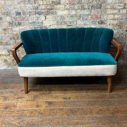 Girona Luxury Modern Minimalist Sofa with Sculptural Curved Backrest Customisable Designer Couch for Boutique Interiors
